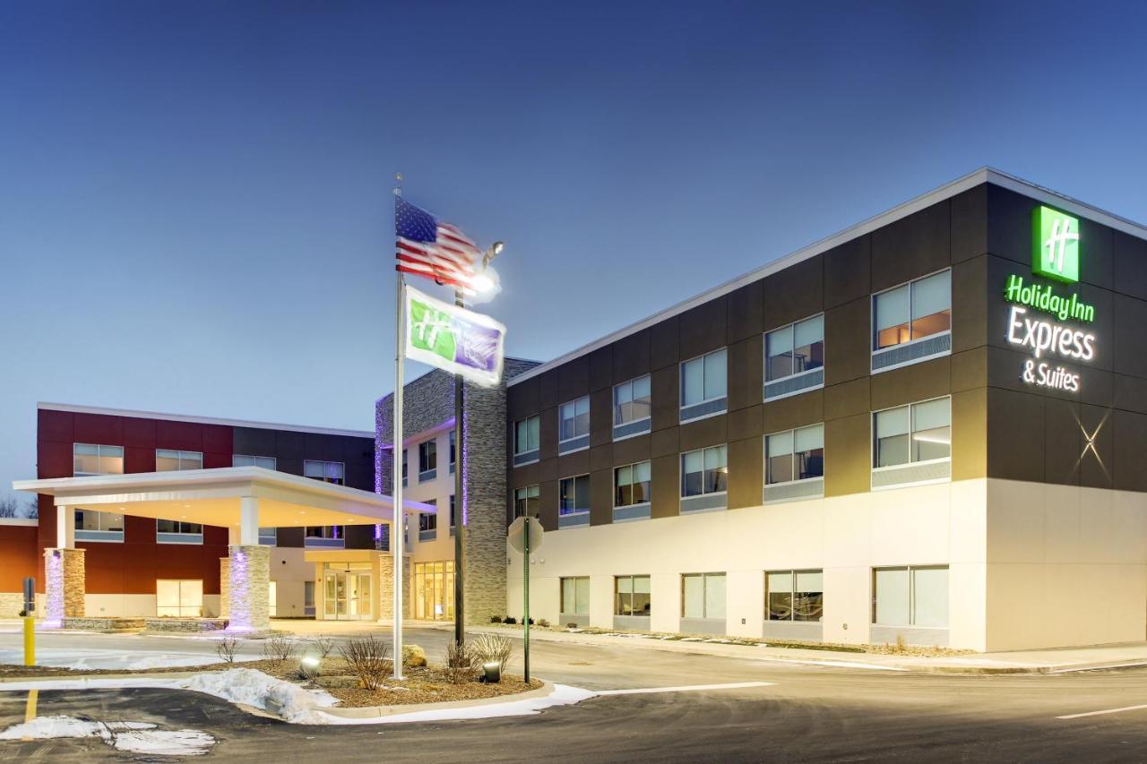 Holiday Inn Express & Suites Galesburg, An Ihg Hotel Exterior photo